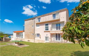 Nice Apartment In Sveti Filip I Jakov With Wifi